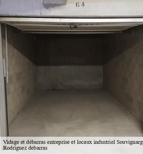 vidage-et-debarras-entreprise-et-locaux-industriel